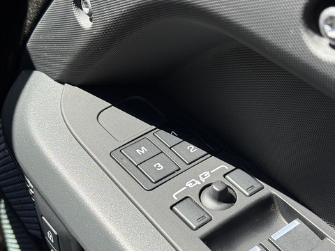 3.0 D300 MHEV X-Dynamic HSE Hard Top SUV 5dr Diesel Auto 4WD MWB Euro 6 (s/s) (300 ps)