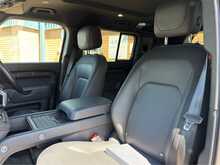 Land Rover Defender 110 D300 MHEV X-Dynamic HSE 