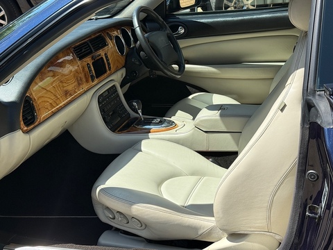 4.2 S Coupe 2dr Petrol Automatic (284 g/km, 300 bhp)