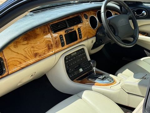 4.2 S Coupe 2dr Petrol Automatic (284 g/km, 300 bhp)