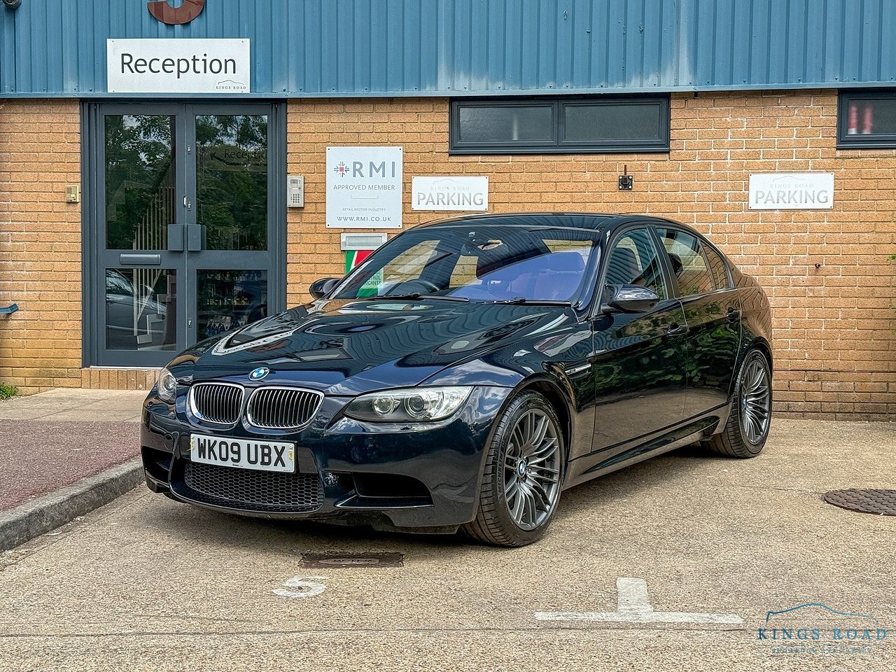 BMW 4.0 iV8 Saloon 4dr Petrol DCT Euro 4 (420 ps)