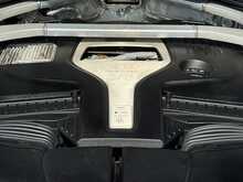 Aston Martin DBX V8 