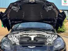 Aston Martin DBX V8 