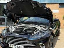 Aston Martin DBX V8 
