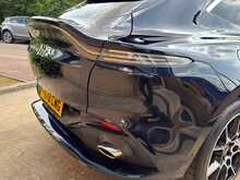 Aston Martin DBX V8 