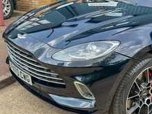 Aston Martin DBX V8 