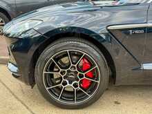 Aston Martin DBX V8 