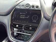 Aston Martin DBX V8 