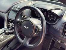 Aston Martin DBX V8 