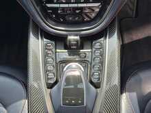 Aston Martin DBX V8 