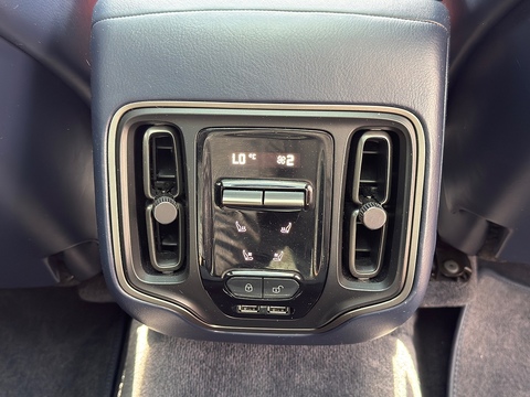 4.0 V8 SUV 5dr Petrol Auto 4WD Euro 6 (s/s) (550 ps)