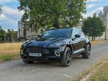Aston Martin DBX V8 