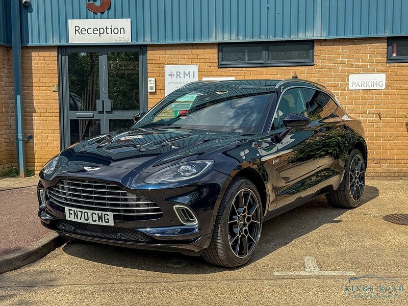 Aston Martin Dbx
