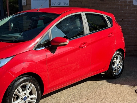 1.0T EcoBoost Zetec Hatchback 5dr Petrol Manual Euro 5 (s/s) (100 ps)