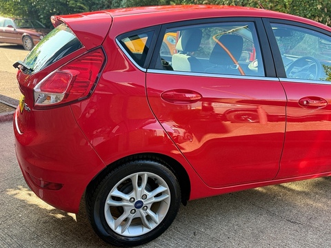 1.0T EcoBoost Zetec Hatchback 5dr Petrol Manual Euro 5 (s/s) (100 ps)