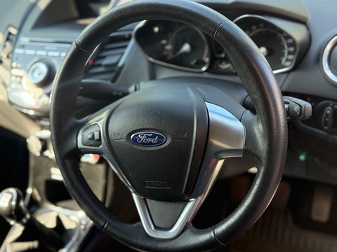 1.0T EcoBoost Zetec Hatchback 5dr Petrol Manual Euro 5 (s/s) (100 ps)