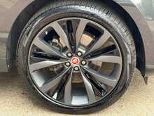 Jaguar F-PACE D200 MHEV R-Dynamic HSE 
