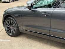 Jaguar F-PACE D200 MHEV R-Dynamic HSE 