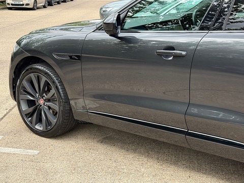 2.0 D200 MHEV R-Dynamic HSE SUV 5dr Diesel Auto AWD Euro 6 (s/s) (204 ps)