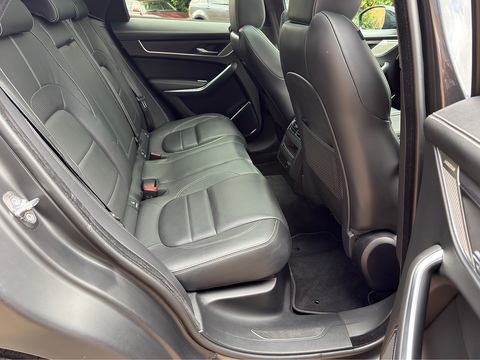 2.0 D200 MHEV R-Dynamic HSE SUV 5dr Diesel Auto AWD Euro 6 (s/s) (204 ps)