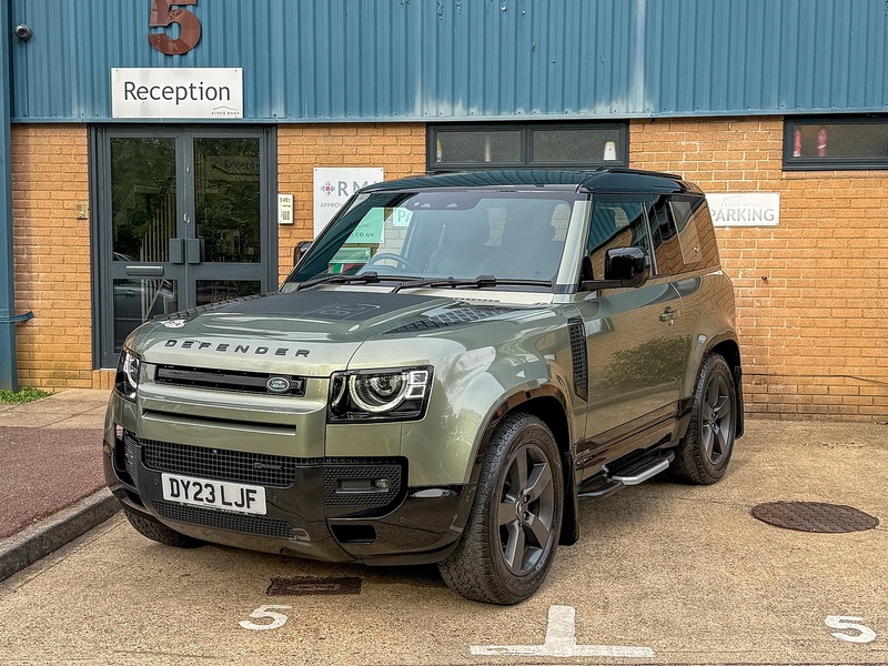 Land Rover Defender
