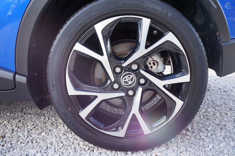 Toyota 1.8 VVT-h GPF Design SUV 5dr Petrol Hybrid CVT Euro 6 (s/s) (122 ps)