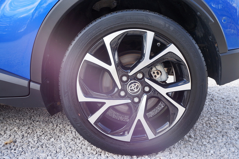 Toyota 1.8 VVT-h GPF Design SUV 5dr Petrol Hybrid CVT Euro 6 (s/s) (122 ps)