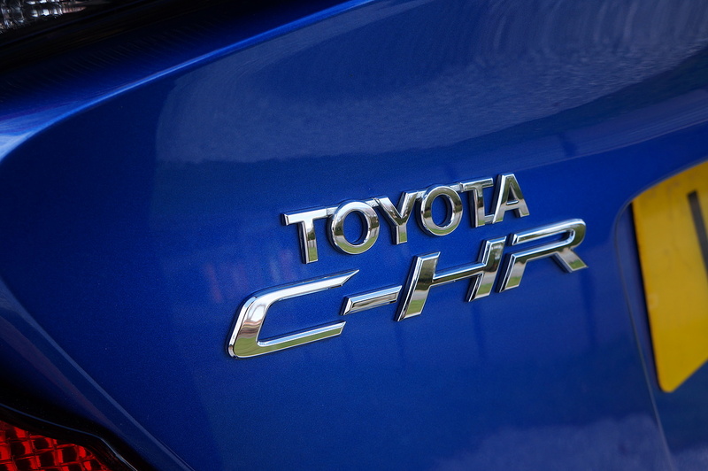 Toyota 1.8 VVT-h GPF Design SUV 5dr Petrol Hybrid CVT Euro 6 (s/s) (122 ps)