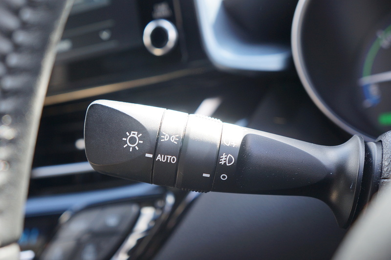 Toyota 1.8 VVT-h GPF Design SUV 5dr Petrol Hybrid CVT Euro 6 (s/s) (122 ps)