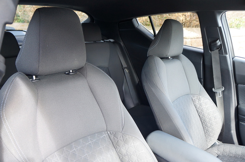 Toyota 1.8 VVT-h GPF Design SUV 5dr Petrol Hybrid CVT Euro 6 (s/s) (122 ps)