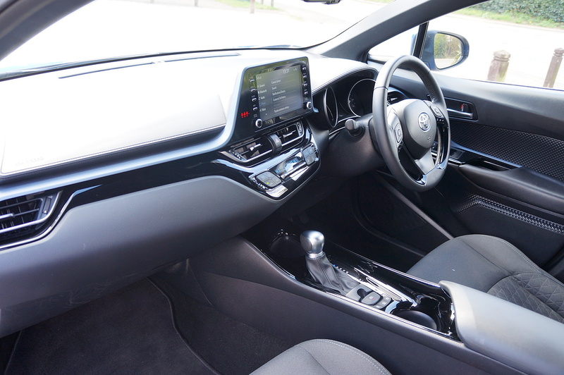 Toyota 1.8 VVT-h GPF Design SUV 5dr Petrol Hybrid CVT Euro 6 (s/s) (122 ps)