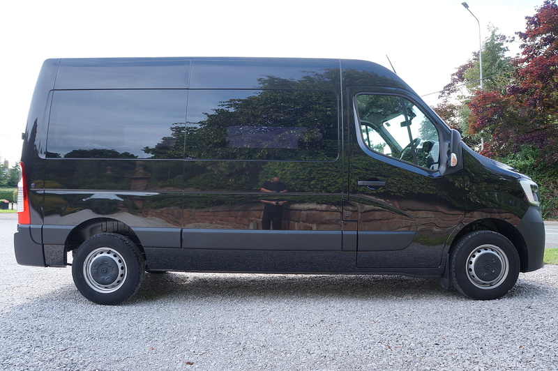 Renault dCi ENERGY 35 Start 2.3 3dr Glazed Van Automatic Diesel