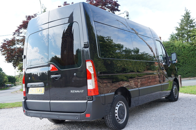Renault dCi ENERGY 35 Start 2.3 3dr Glazed Van Automatic Diesel