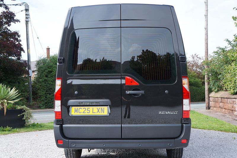 Renault dCi ENERGY 35 Start 2.3 3dr Glazed Van Automatic Diesel