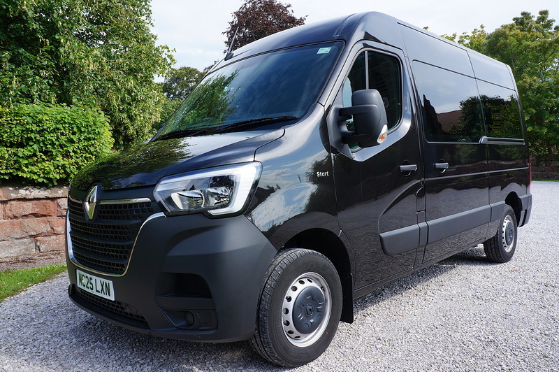 Renault dCi ENERGY 35 Start 2.3 3dr Glazed Van Automatic Diesel