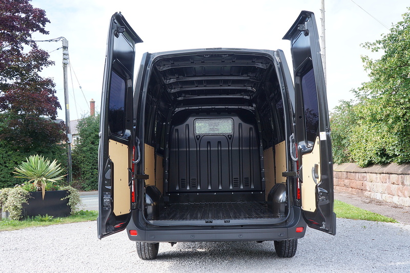 Renault dCi ENERGY 35 Start 2.3 3dr Glazed Van Automatic Diesel