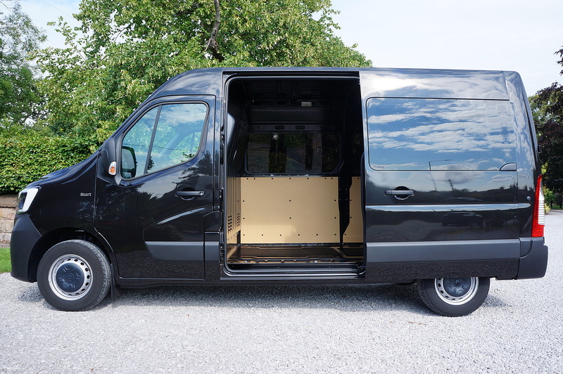 Renault dCi ENERGY 35 Start 2.3 3dr Glazed Van Automatic Diesel