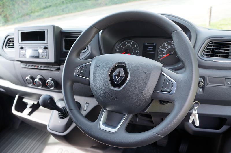 Renault dCi ENERGY 35 Start 2.3 3dr Glazed Van Automatic Diesel