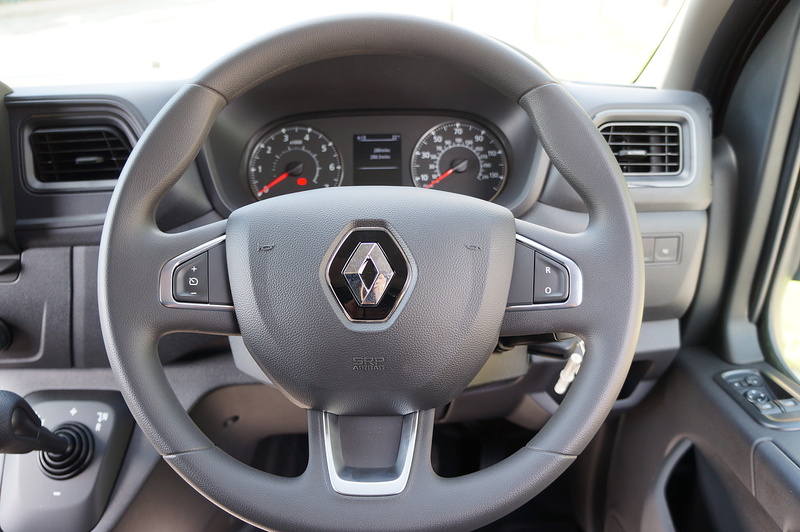 Renault dCi ENERGY 35 Start 2.3 3dr Glazed Van Automatic Diesel