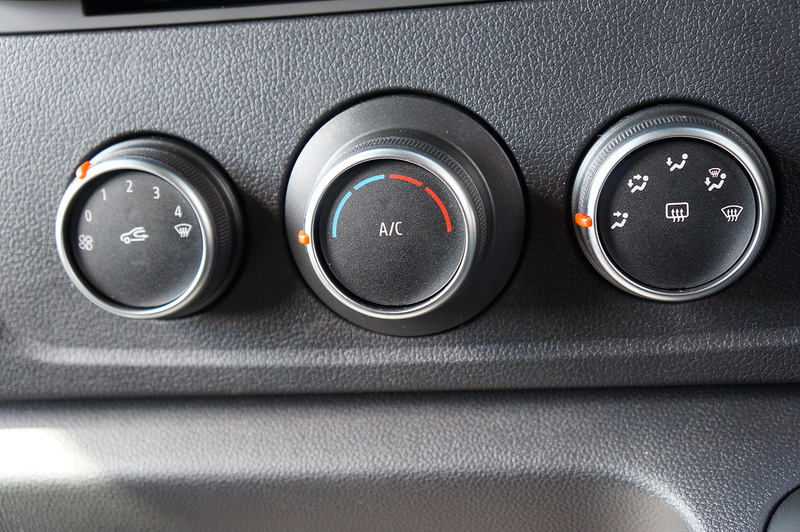 Renault dCi ENERGY 35 Start 2.3 3dr Glazed Van Automatic Diesel