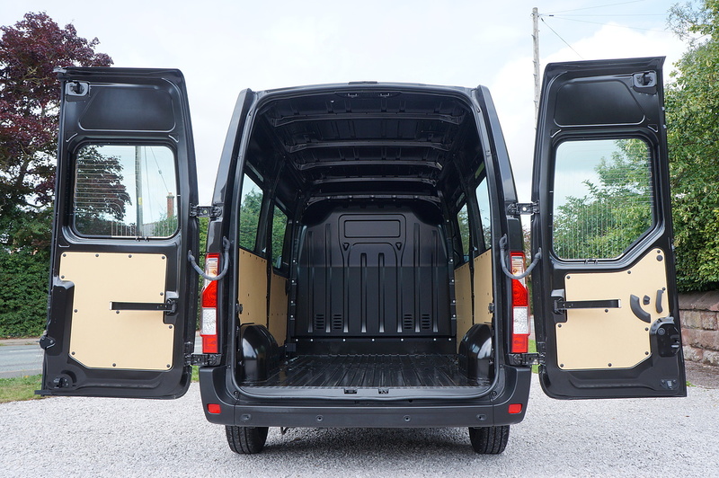 Renault dCi ENERGY 35 Start 2.3 3dr Glazed Van Automatic Diesel