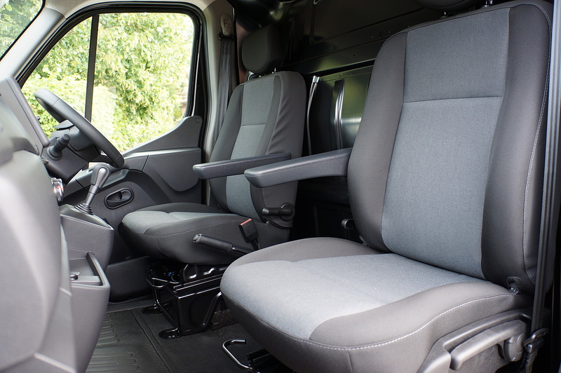 Renault dCi ENERGY 35 Start 2.3 3dr Glazed Van Automatic Diesel