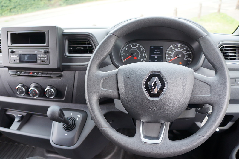 Renault dCi ENERGY 35 Start 2.3 3dr Glazed Van Automatic Diesel