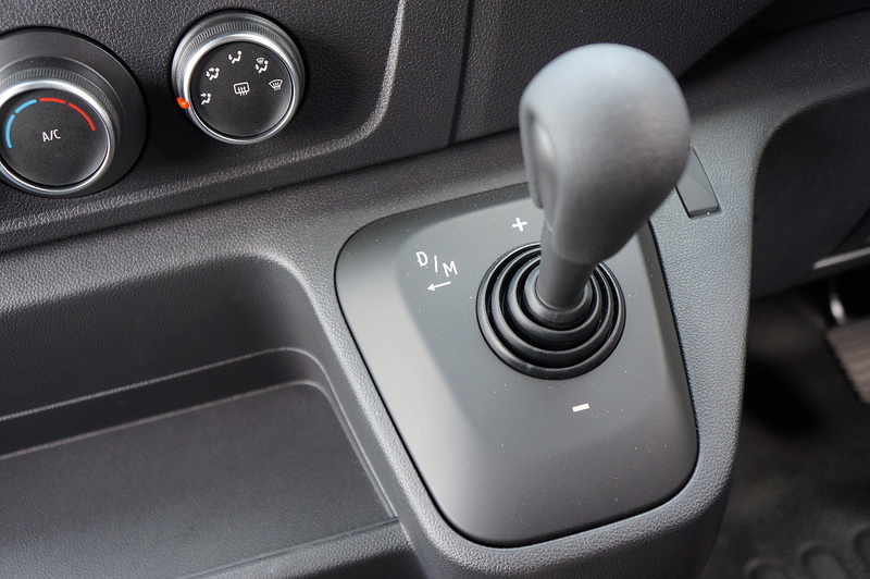 Renault dCi ENERGY 35 Start 2.3 3dr Glazed Van Automatic Diesel