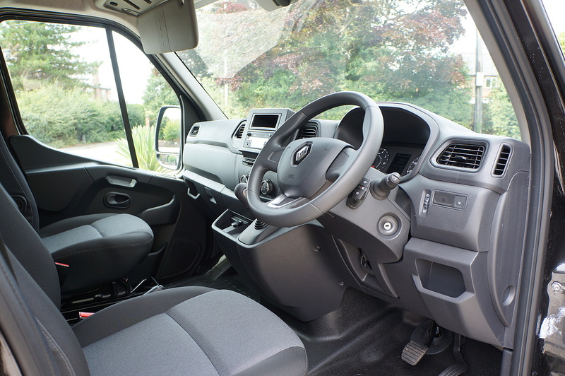 Renault dCi ENERGY 35 Start 2.3 3dr Glazed Van Automatic Diesel