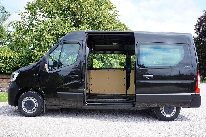 Renault dCi ENERGY 35 Start 2.3 3dr Glazed Van Automatic Diesel