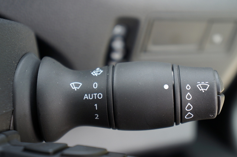 Renault dCi ENERGY 35 Start 2.3 3dr Glazed Van Automatic Diesel