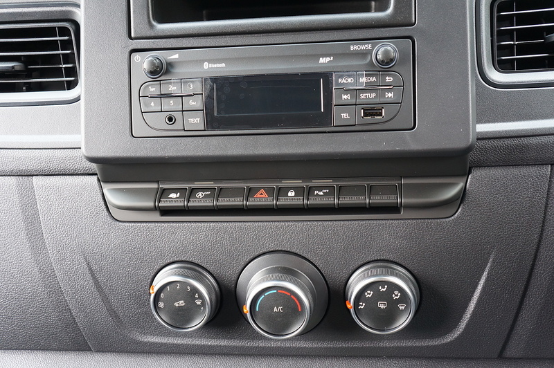 Renault dCi ENERGY 35 Start 2.3 3dr Glazed Van Automatic Diesel