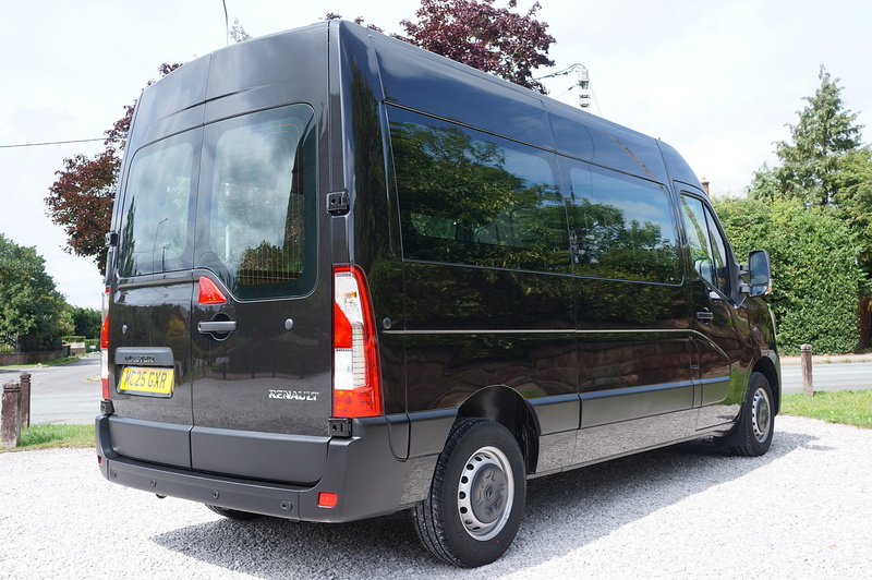 Renault dCi ENERGY 35 Start 2.3 3dr Glazed Van Automatic Diesel