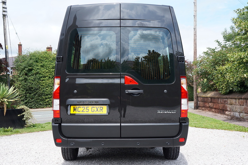 Renault dCi ENERGY 35 Start 2.3 3dr Glazed Van Automatic Diesel